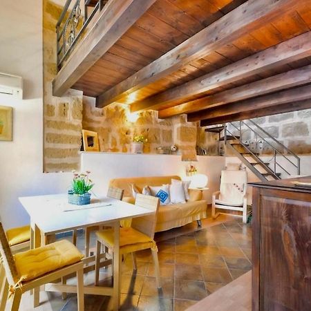 Alghero Old Town Apartment Steps To Sea And Scenic Ramparts ภายนอก รูปภาพ