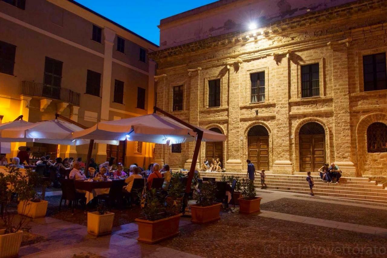 Alghero Old Town Apartment Steps To Sea And Scenic Ramparts ภายนอก รูปภาพ