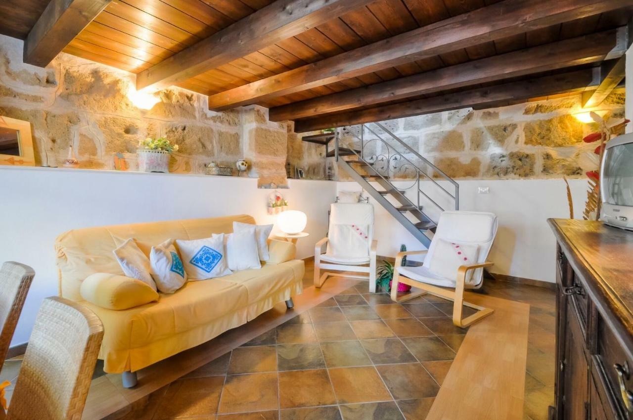Alghero Old Town Apartment Steps To Sea And Scenic Ramparts ภายนอก รูปภาพ