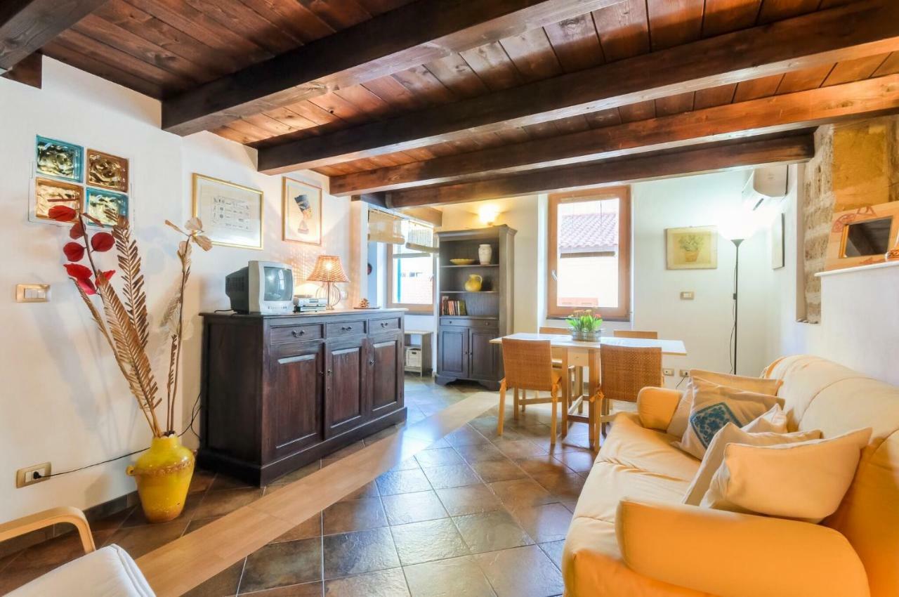 Alghero Old Town Apartment Steps To Sea And Scenic Ramparts ภายนอก รูปภาพ