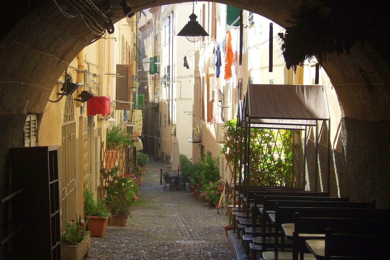 Alghero Old Town Apartment Steps To Sea And Scenic Ramparts ภายนอก รูปภาพ