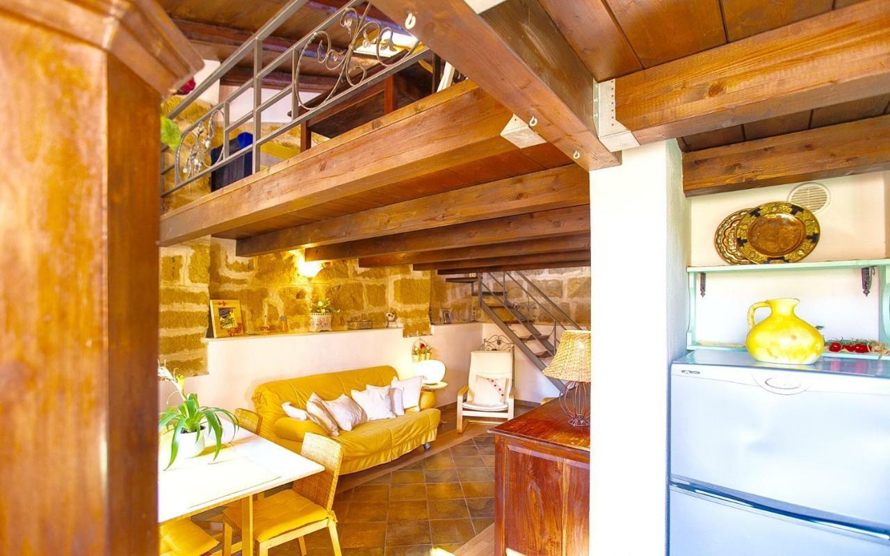 Alghero Old Town Apartment Steps To Sea And Scenic Ramparts ภายนอก รูปภาพ