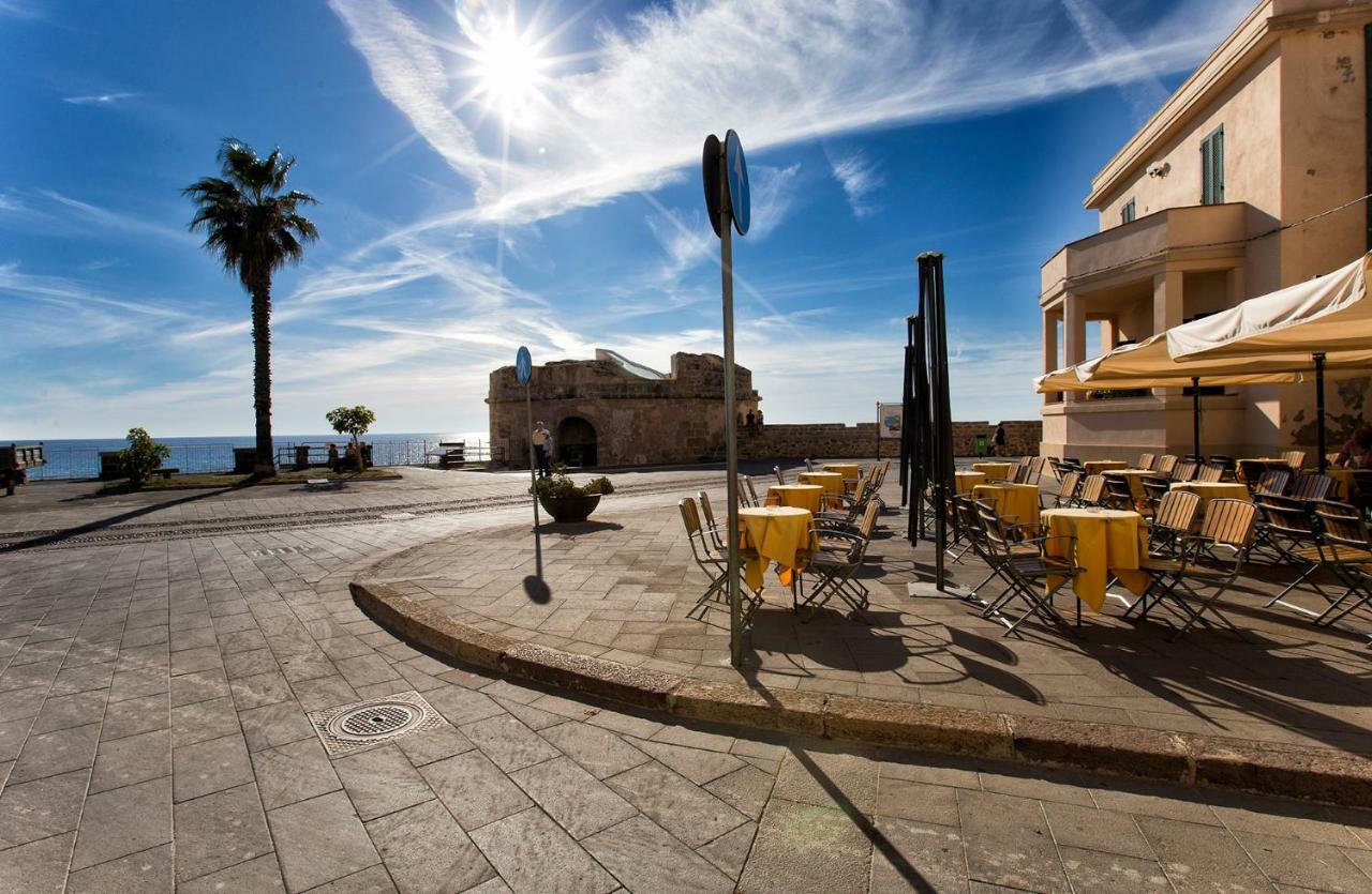 Alghero Old Town Apartment Steps To Sea And Scenic Ramparts ภายนอก รูปภาพ